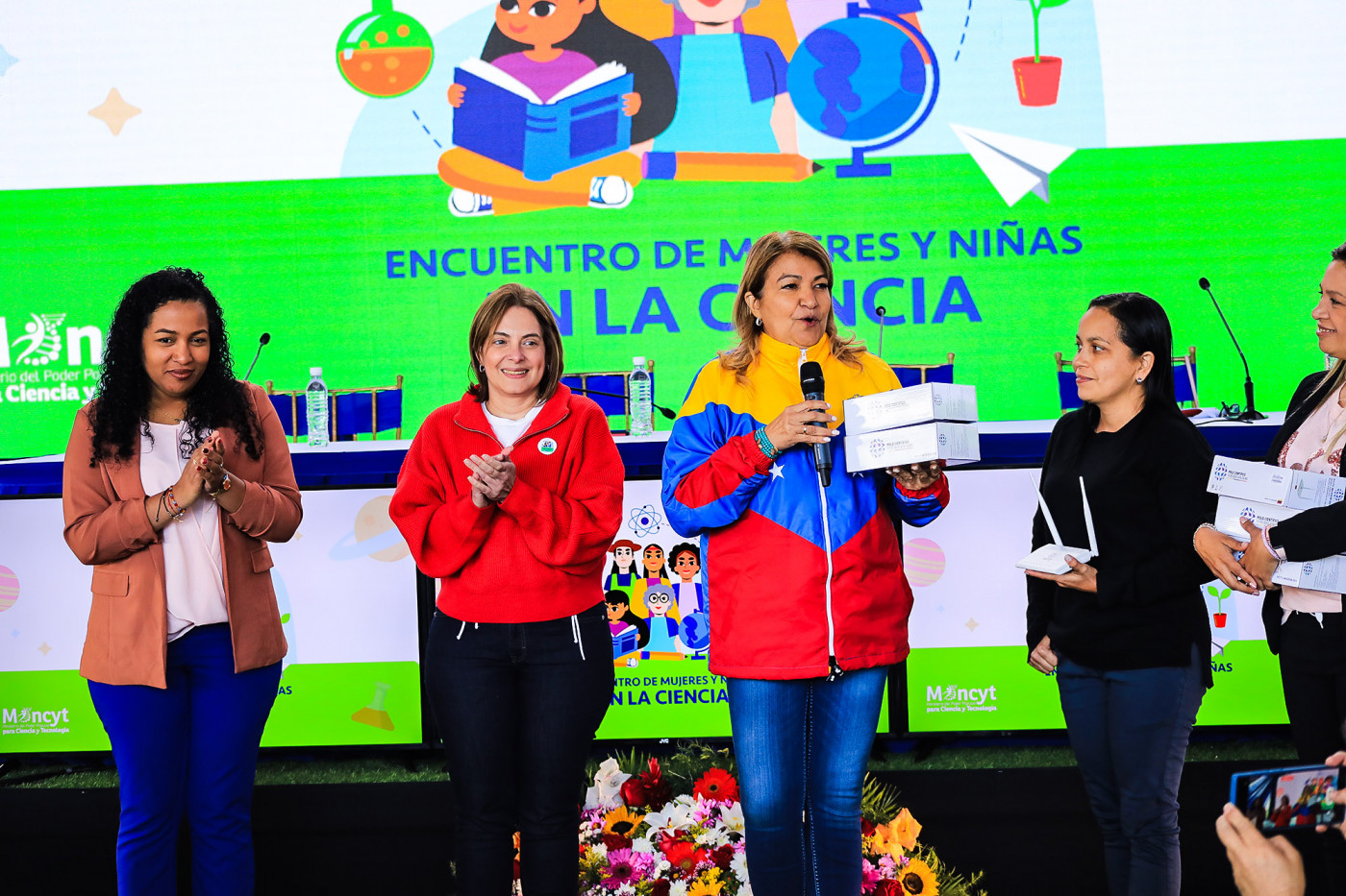 Entregados 10 mil módems de producidos en el Polo Científico para centros educativos del país
