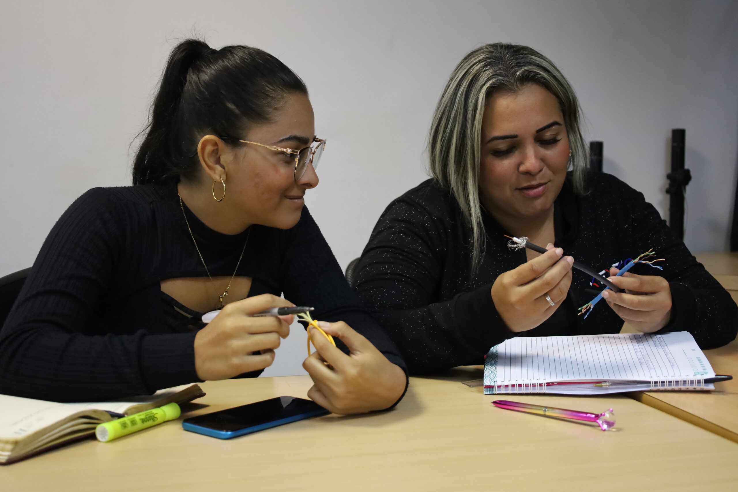 Mujeres inician ciclo de formación gratuita en el Cendit a través de MujerTi