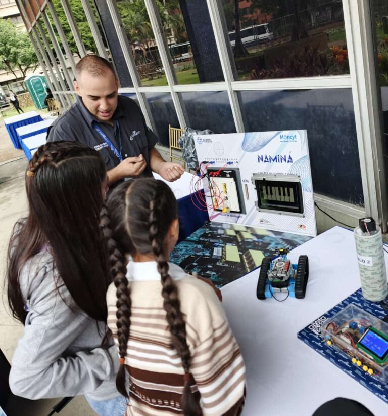Niños y niñas interactuaron con proyectos educativos del Cendit