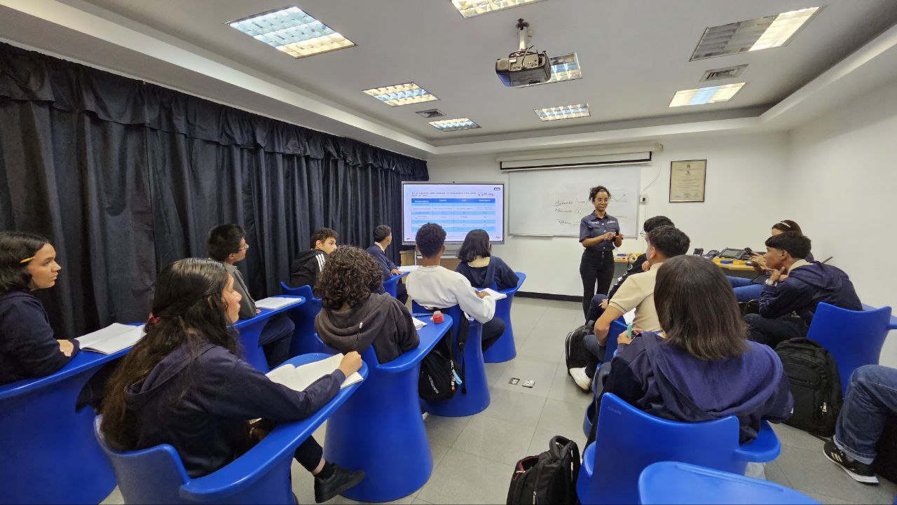 Cendit y Fe y Alegría impulsan vocaciones en telecomunicaciones de la escuela al laboratorio