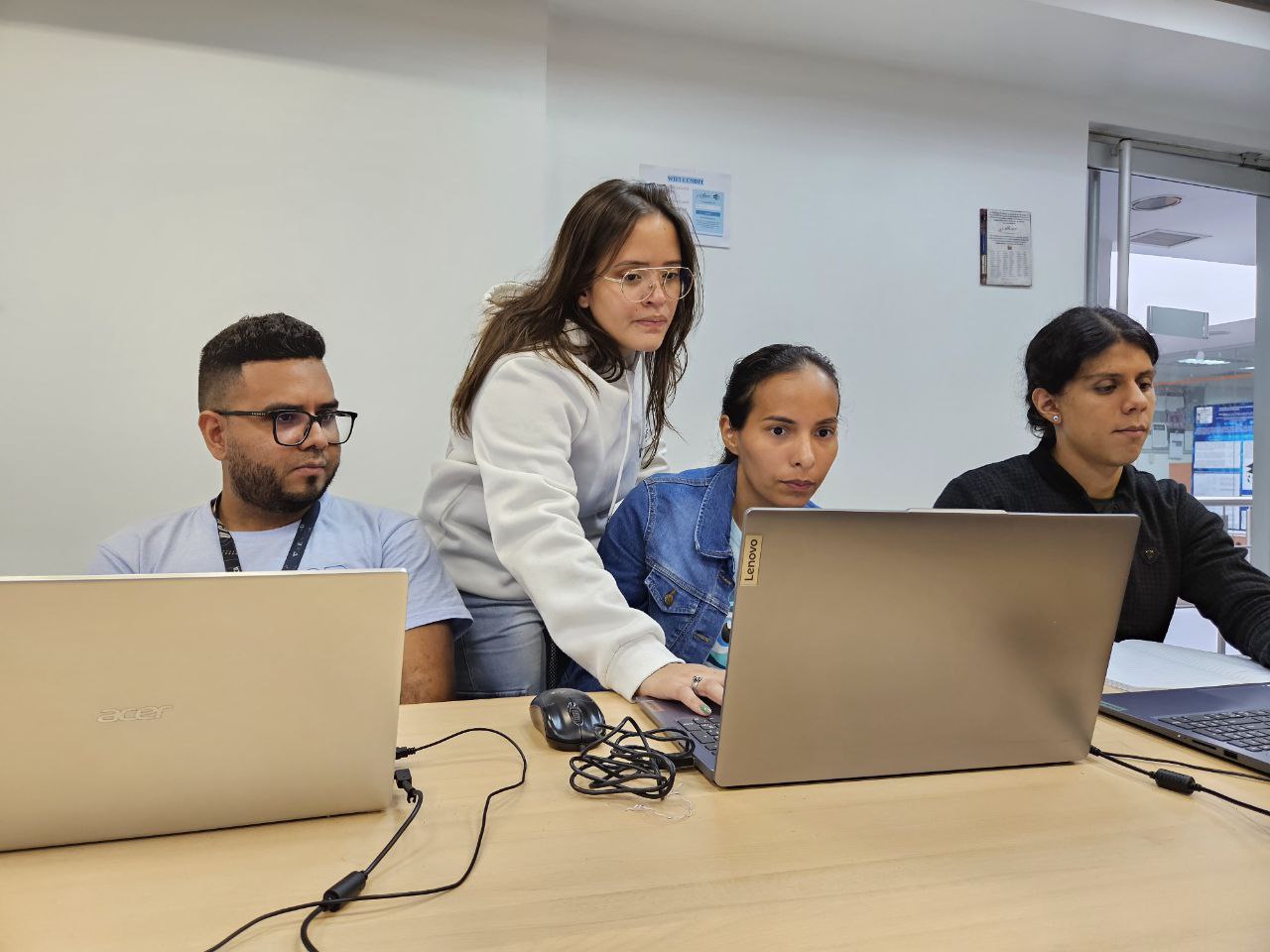 Cendit capacita a más de un centenar de venezolanos y venezolanas en primer semestre de 2025