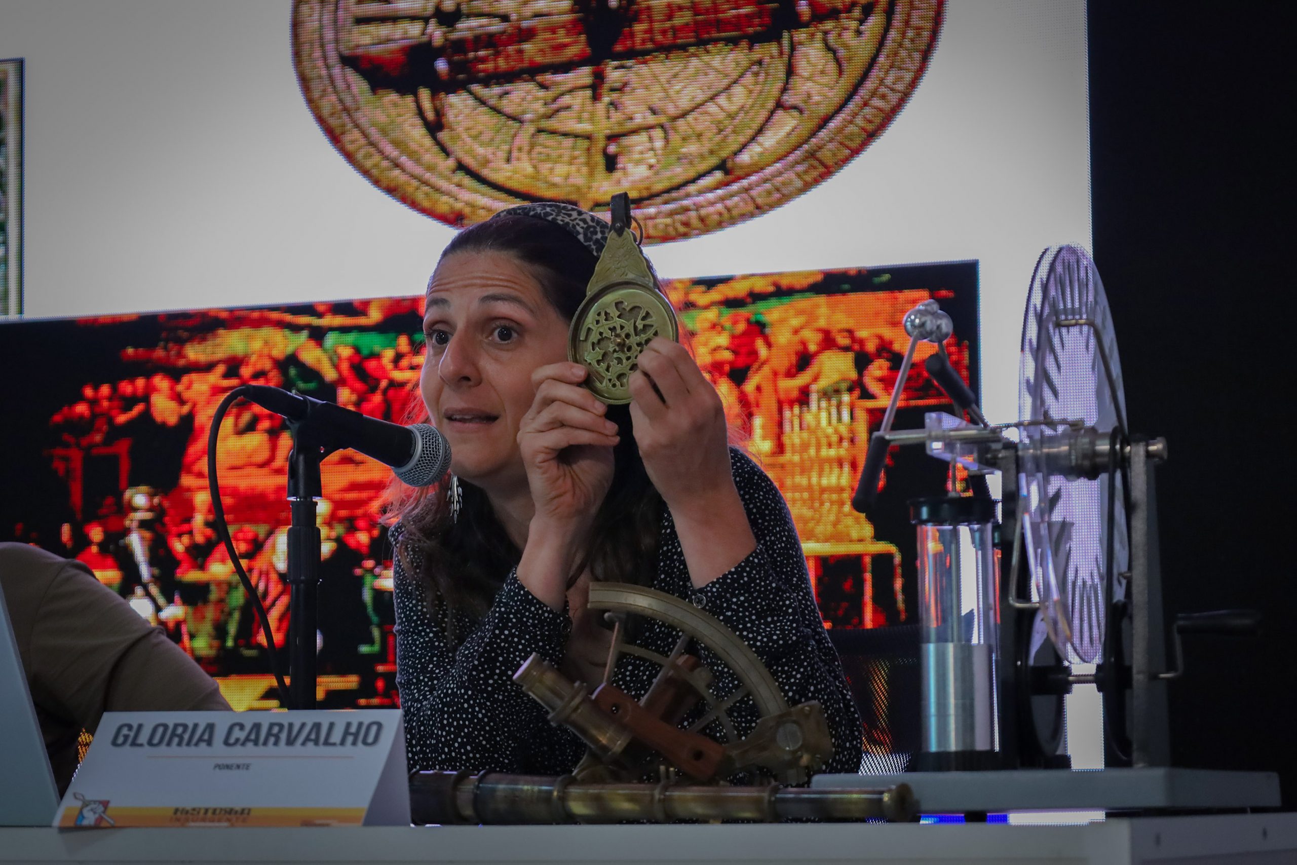 Ciencia e historia en clave insurgente