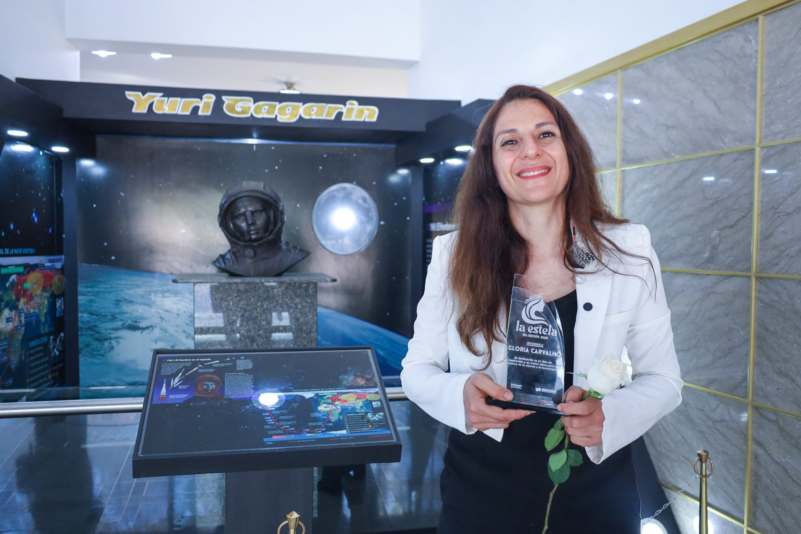 Dra. Gloria Carvalho recibe Reconocimiento la Estela 2026 como el máximo honor científico del estado Miranda