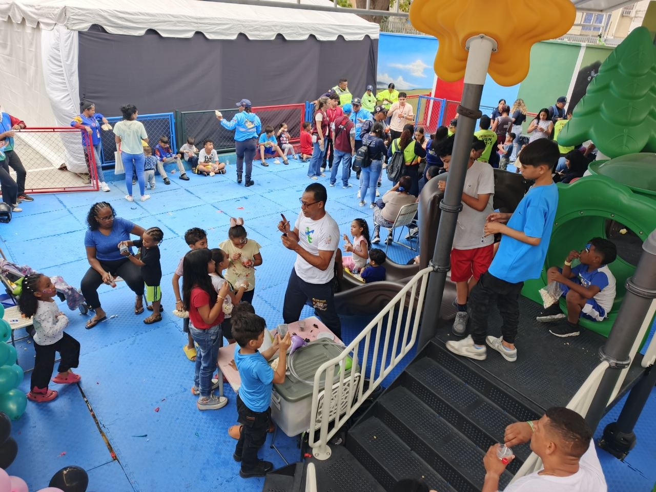 Cendit utiliza pedagogía científica para sanar huellas en los campamentos transitorios de Caracas