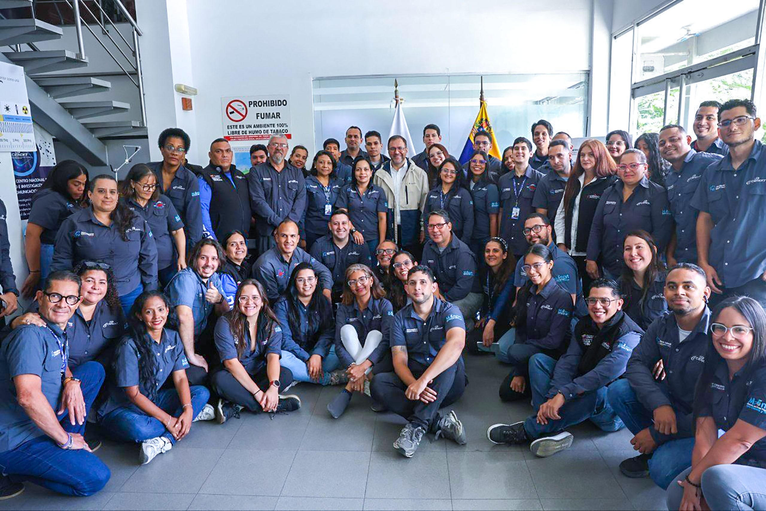 Ministro Yván Gil evalúa capacidades operativas de la Fundación Cendit para potenciar proyectos nacionales